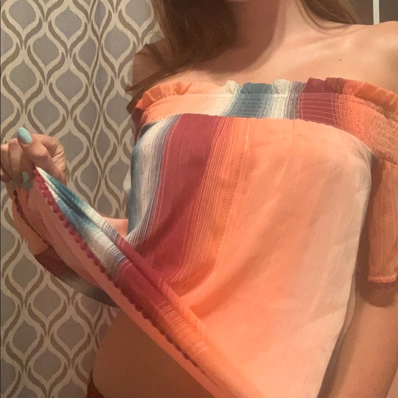 Off the shoulder top - Picture 3 of 3